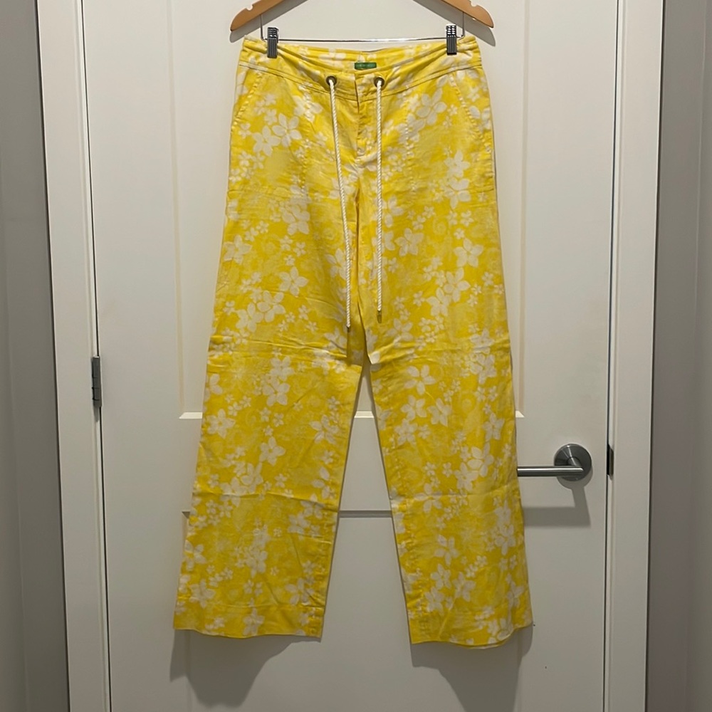 Lilly Pulitzer palm beach fit yellow printed pant.